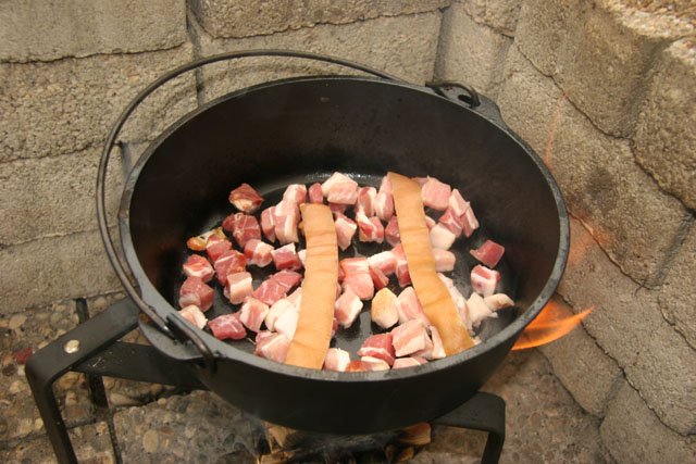 dutch-oven-gulasch-bbq-county