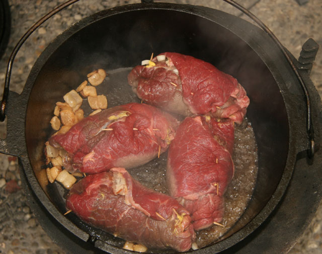 rpouladen-im-dutch-oven-anbraten-bbq-county