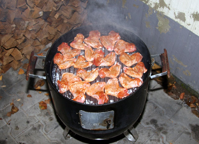 chicken-wings- auf-dem smoker-bbq-county