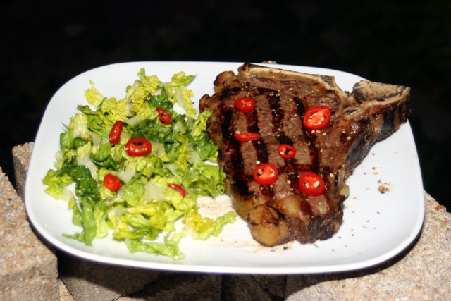 steak-mit-salat-bbq-county