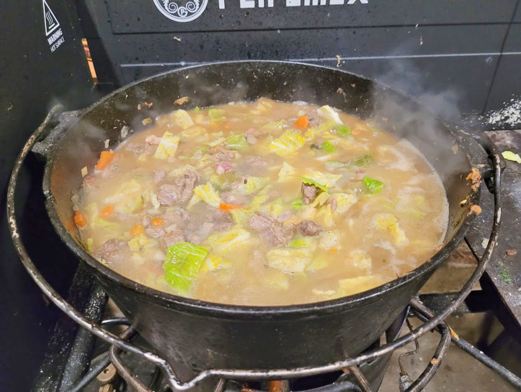 BBQ County Irish Stew kochen lassen