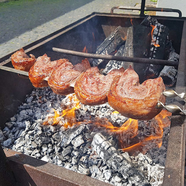 Picanha über offenem Feuer