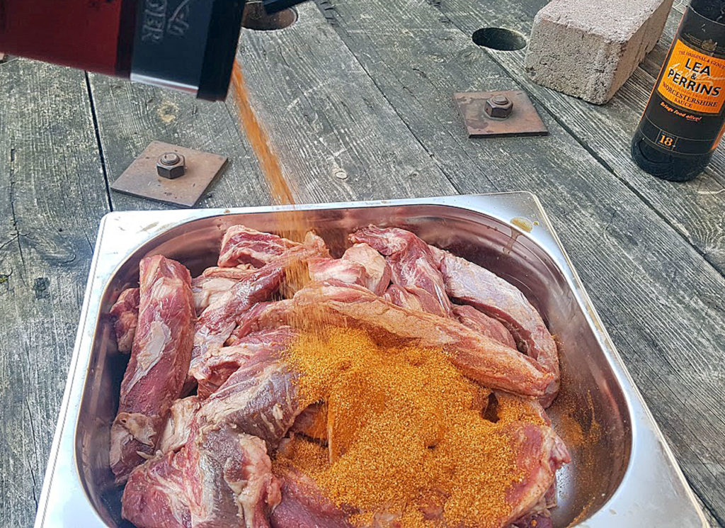 BBQ County Beef Fingers würzen