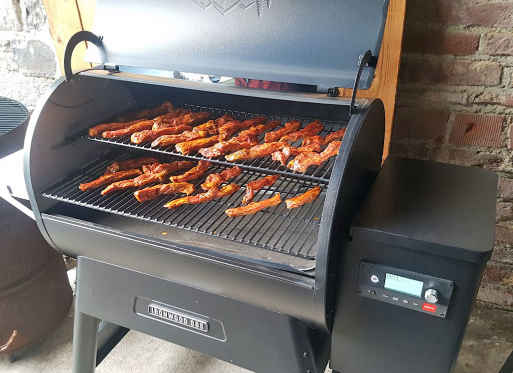 BBQ County Beef Fingers im Smoker