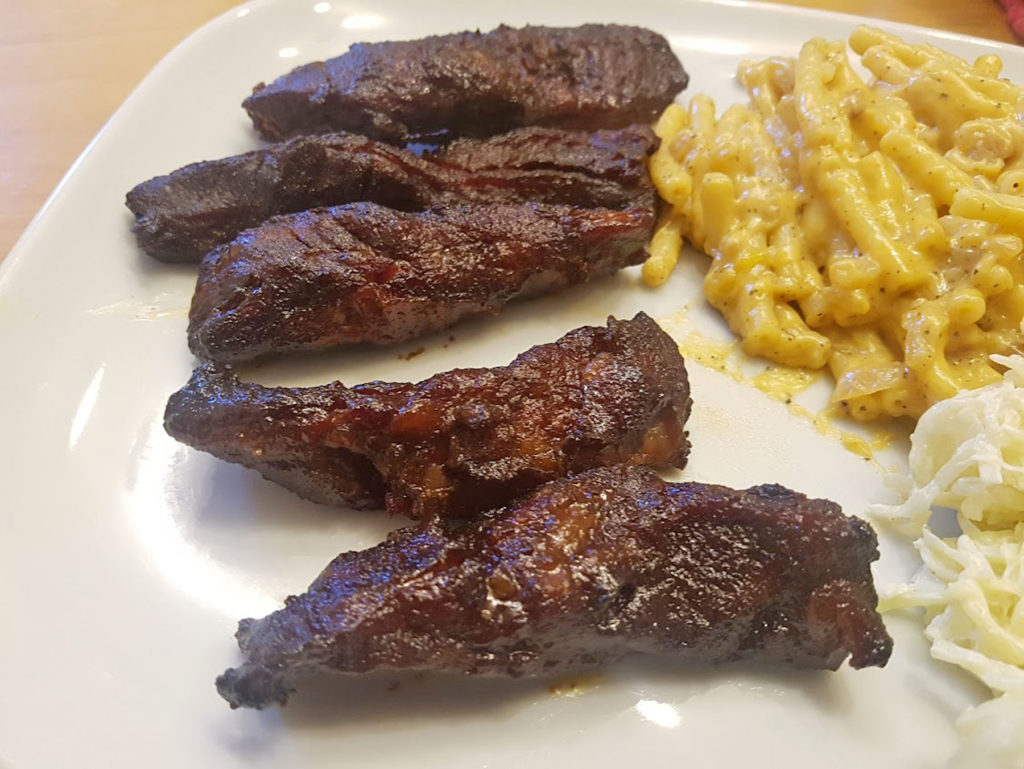 BBQ County Beef Fingers mit Beilagen