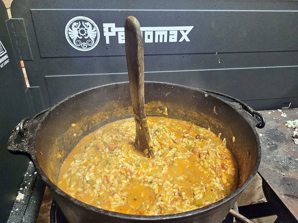 BBQ County Jambalaya Löffel steht