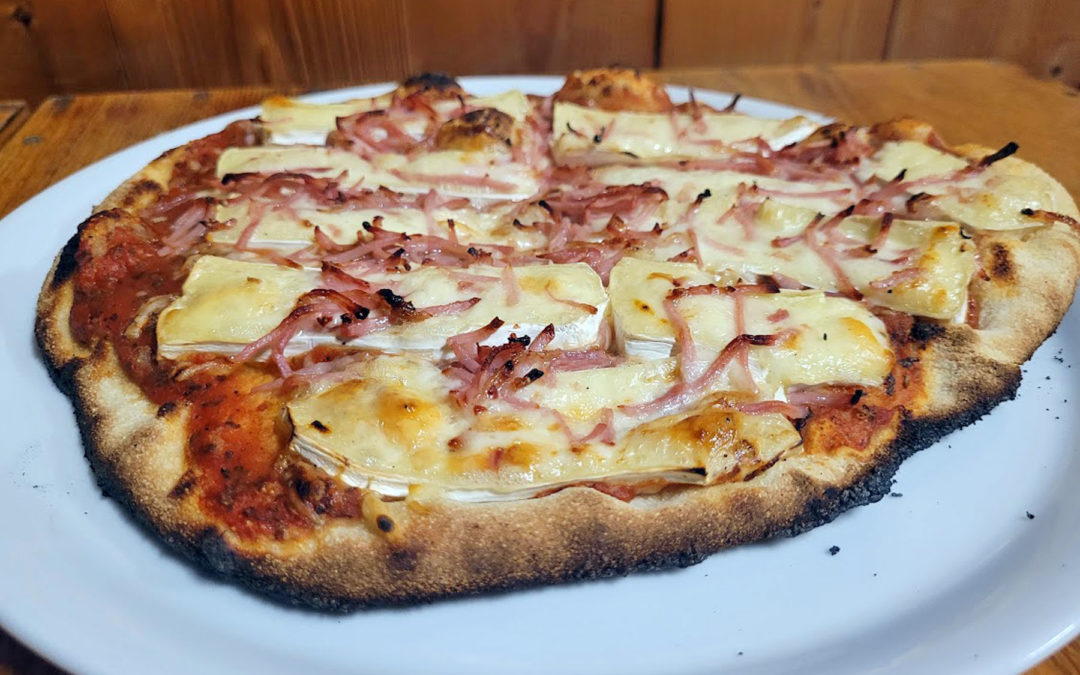 BBQ County Pizza Camembert Bacon
