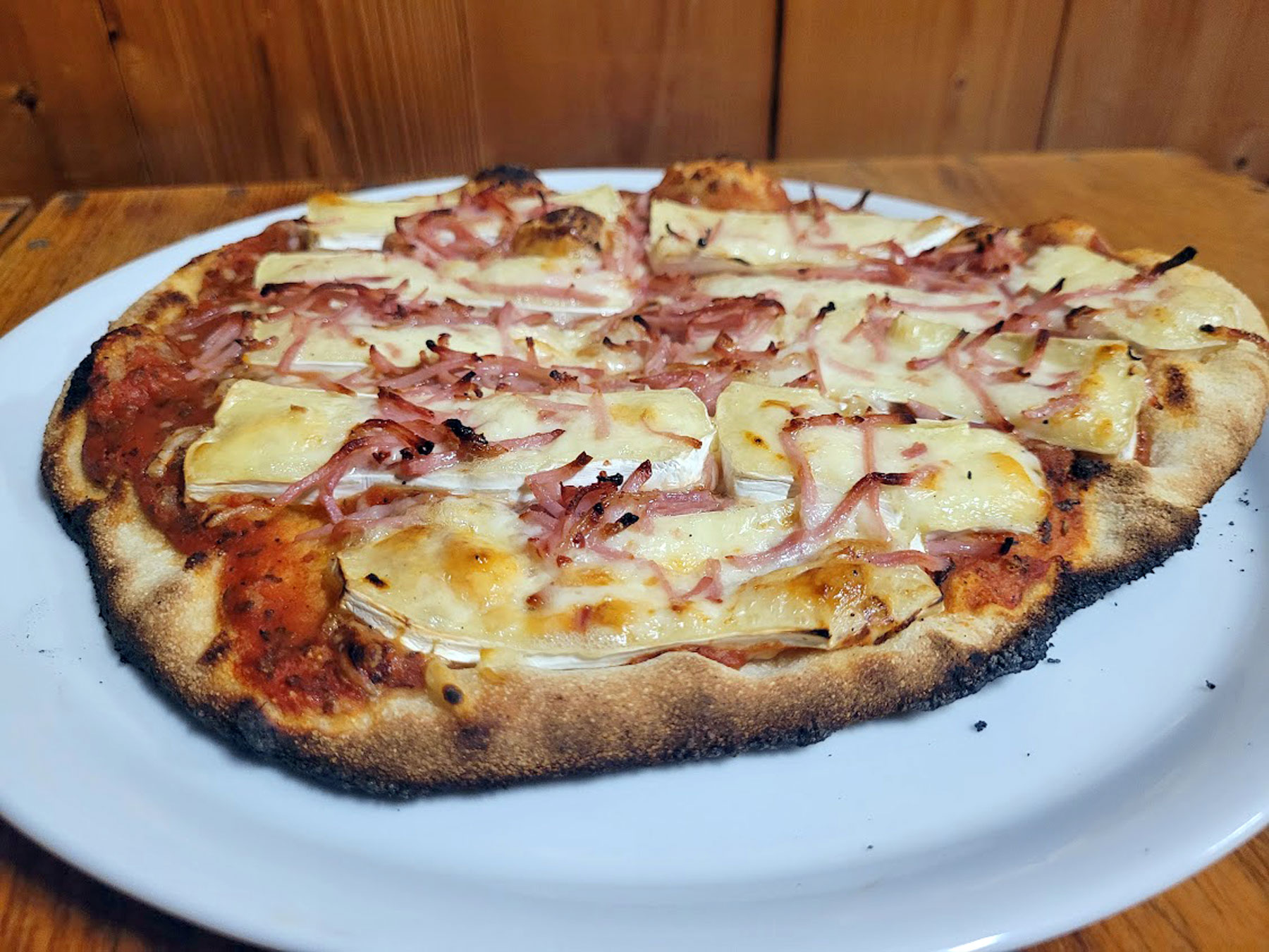 BBQ County Pizza Camembert Bacon