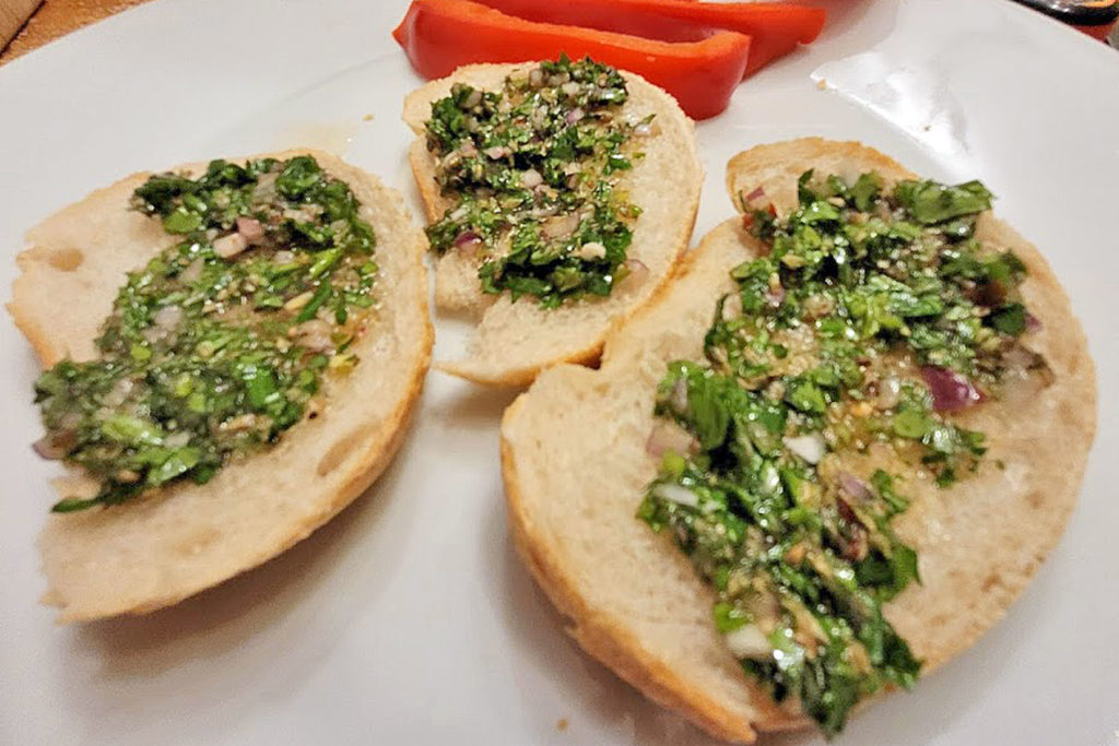 BBQ County Brötchen mit Chimichurri