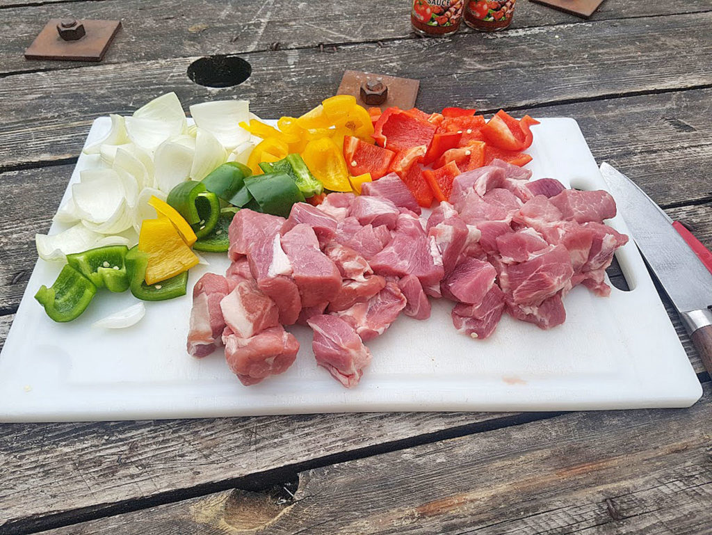 BBQ County Schaschlik Zutaten geschnitten