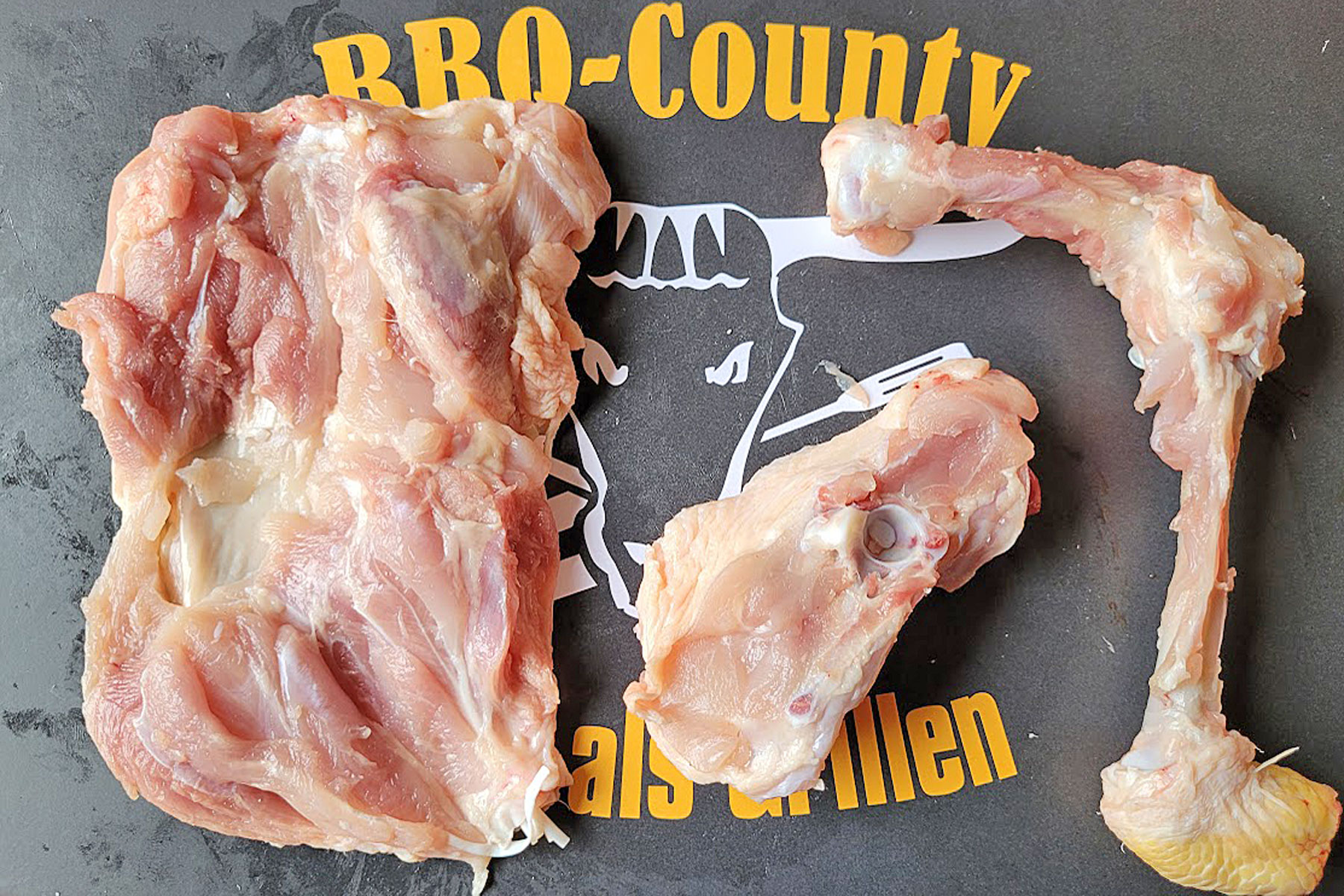 BBQ County Hähnchenschenkel entbeinen