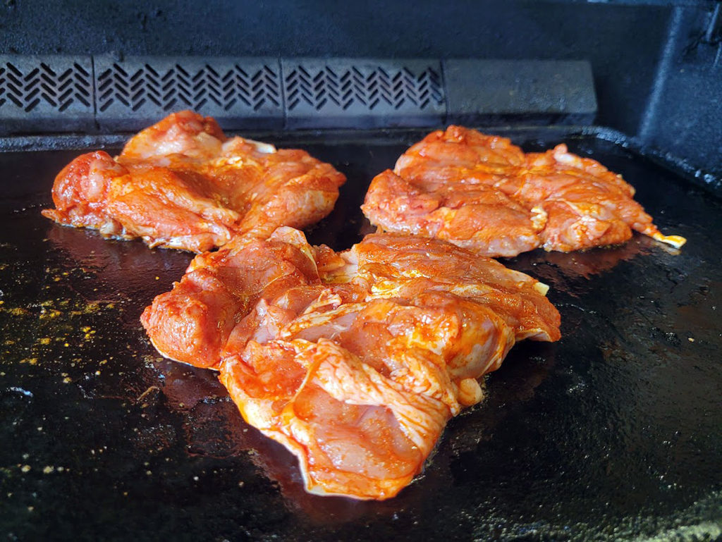 BBQ County türkisches Hähnchensandwich auf dem Grill