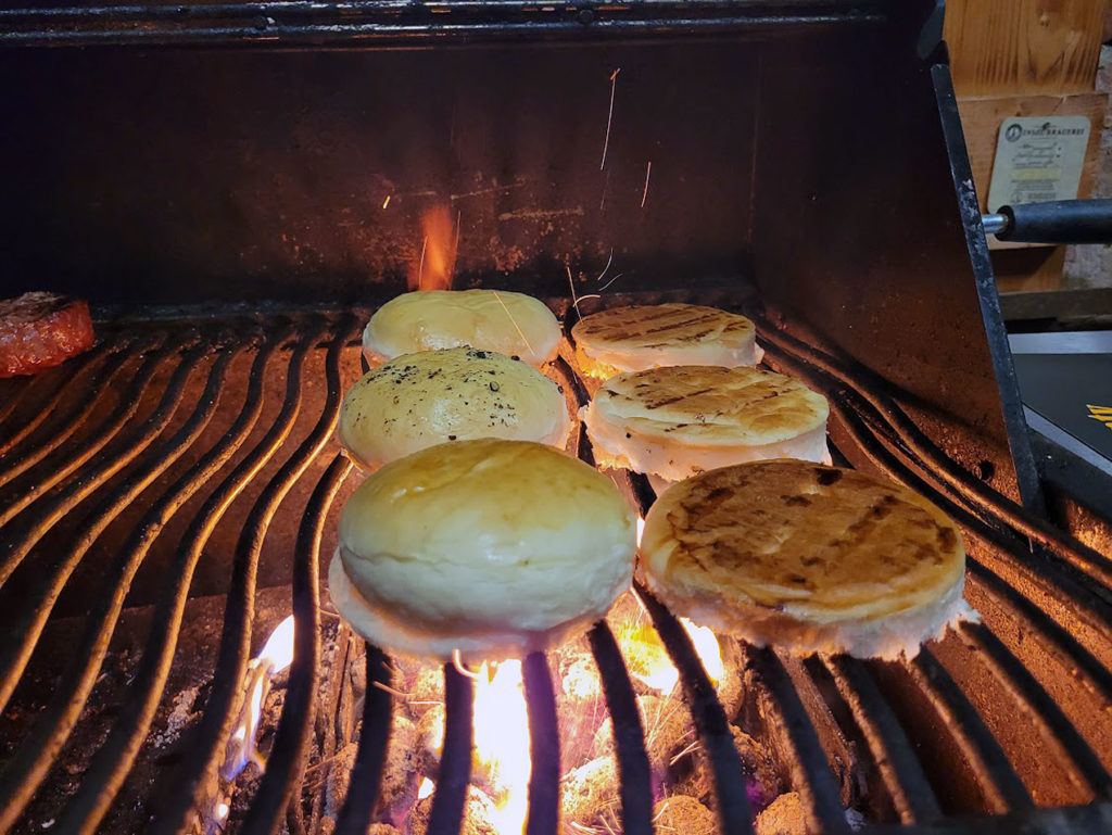 Big Kahuna Burger Buns toasten
