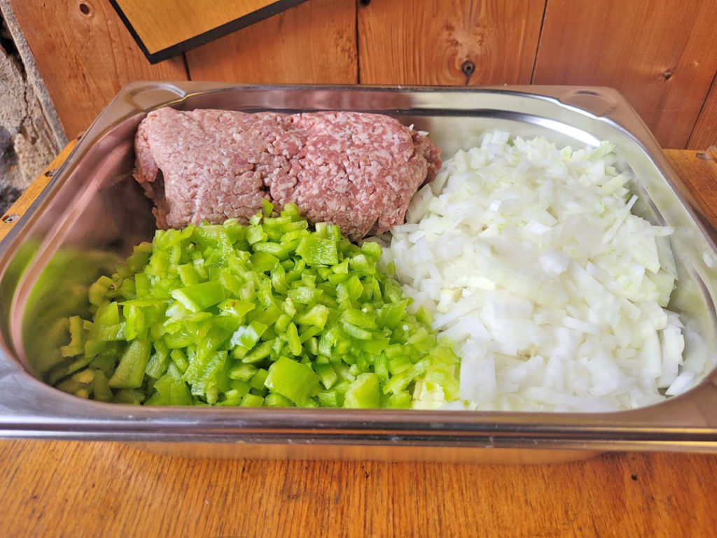 BBQ County Pide Zutaten vorbereitet