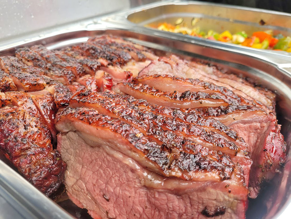 BBQ County Smoked Roast Beef aufgeschnitten