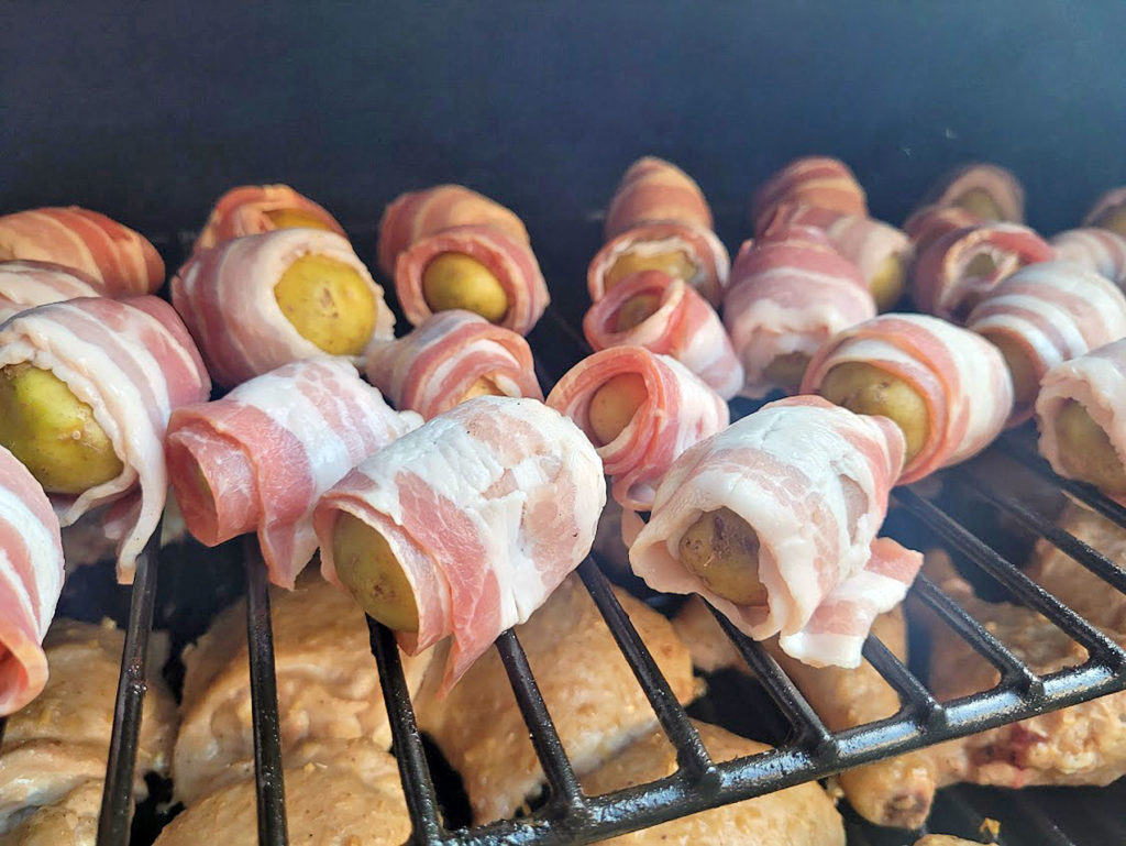 BBQ County Bacon Potato Wedges im Grill